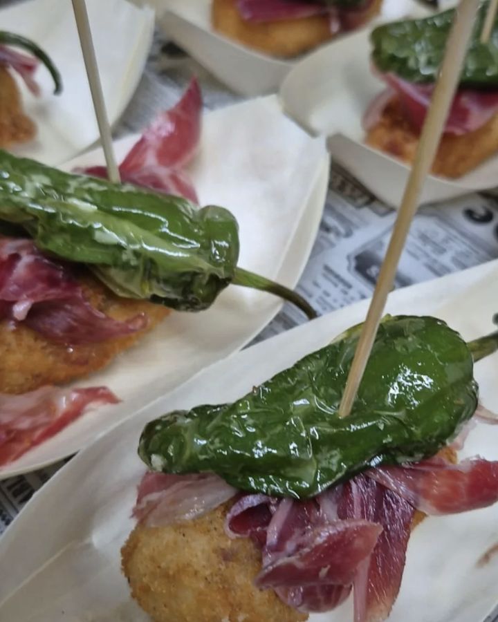 Pintxo de pernil amb pebrot del Padró